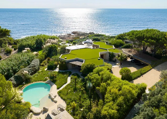 Villa In Gated Community Of Hotel La Reserve Ramatuelle